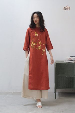 Áo dài thêu tay