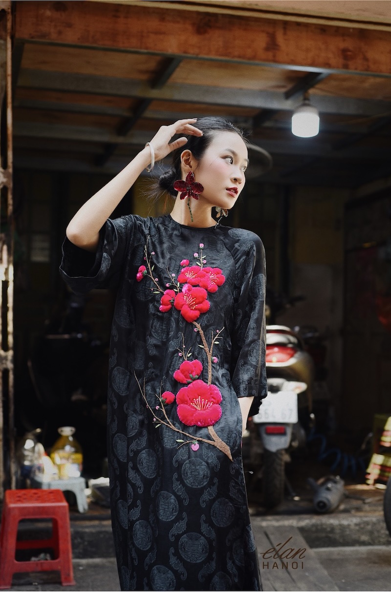 Áo dài tơ tằm đắp nhung the thêu tay 1